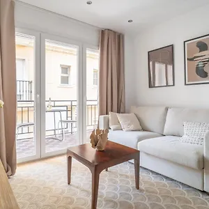 Sanders San Patricio - Dreamy Two-bedroom Downtown Málaga